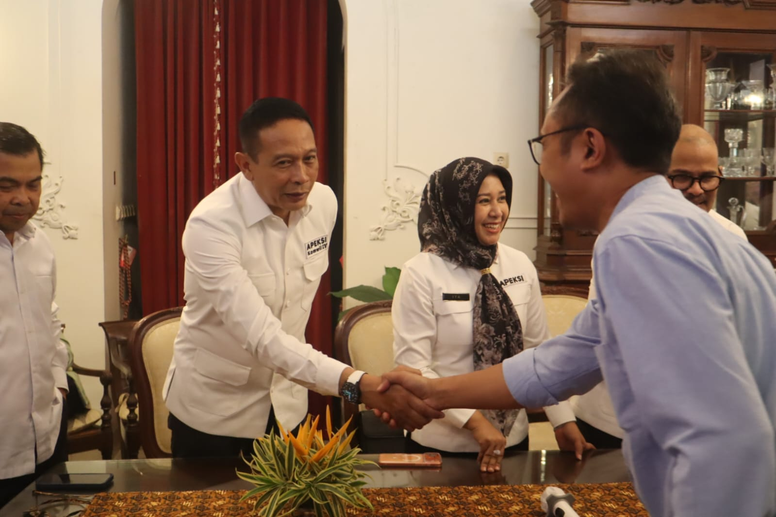 Wali Kota Malang Dr. Ir. Wahyu Hidayat, MM, yang juga menjabat sebagai Ketua Komisariat Wilayah (Komwil) IV Asosiasi Pemerintah Kota Seluruh Indonesia (APEKSI), menghadiri Rapat Kerja Gabungan Dewan Pengurus Pusat, Dewan Pengawas, dan para Ketua Komwil APEKSI di House of Danarhadi, Surakarta, Kamis (3/9/2026)