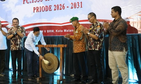 Wali Kota Malang, Wahyu Hidayat, saat menghadiri penutupan Musyawarah Cabang (Muscab) IX sekaligus Pelantikan Pengurus Cabang 1333 GM FKPPI Kota Malang masa bakti 2026–2031 di Aula Komlekdam V Brawijaya, Sabtu (8/8/2026).