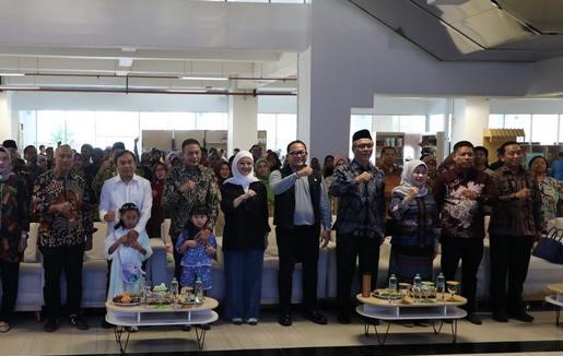 Wali Kota Malang Wahyu Hidayat serta jajaran terkait dalam peringatan Hari Anak Nasional (HAN) 2026 yang digelar Dinsos P3AP2KB Kota Malang di Malang Creative Center (MCC), Sabtu (25/7/2026). (foto: prokopim)