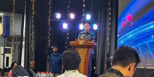 Wali Kota Malang Wahyu Hidayat saat memberi sambutan Festival Mbois 11 di Stadion Gajayana, Kota Malang, Jumat (21/8/2026). (foto: prokopim)
