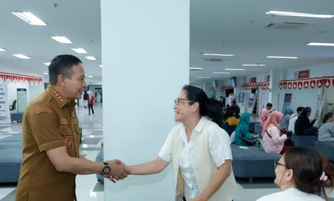 Wali Kota Malang, Wahyu Hidayat, saat melakukan kunjungan kerja ke Mal Pelayanan Publik (MPP) Merdeka Kota Malang, Senin (3/8/2026). (foto: prokopim)
