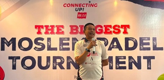 Wali Kota Malang, Wahyu Hidayat saat membuka Turnamen Padel Connecting Up Muslim Jawa Timur Volume 2 di Padel Garden Malang, Sabtu (27/6/2026). (foto: prokopim)