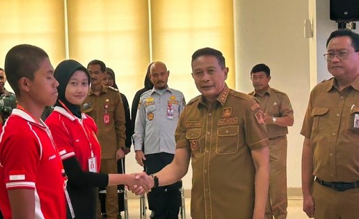 Wali Kota Malang, Wahyu Hidayat, saat membuka pemusatan pendidikan dan pelatihan (pusdiklat) 78 calon Pasukan Pengibar Bendera Pusaka (Paskibraka) Kota Malang Tahun 2026 di Aula Lantai 4 Mini Block Office Balai Kota Malang, Senin (3/8/2026). (foto: prokopim)