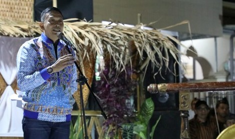 Wali Kota Malang Wahyu Hidayat membuka Festival Genitri Tempo Doeloe di RW 04, Kelurahan Pisangcandi, Kecamatan Sukun, Selasa (7/7/2026). (foto: prokopim)
