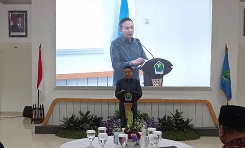 Wali Kota Malang, Wahyu Hidayat saat membuka Musyawarah Kerja Nasional (Mukernas) XII Perkumpulan Dosen Pendidikan Guru Madrasah Ibtidaiyah (PD-PGMI) Indonesia di Aula Lantai 4 Mini Block Office Balai Kota Malang, Kamis (25/6/2026). (foto: prokopim)